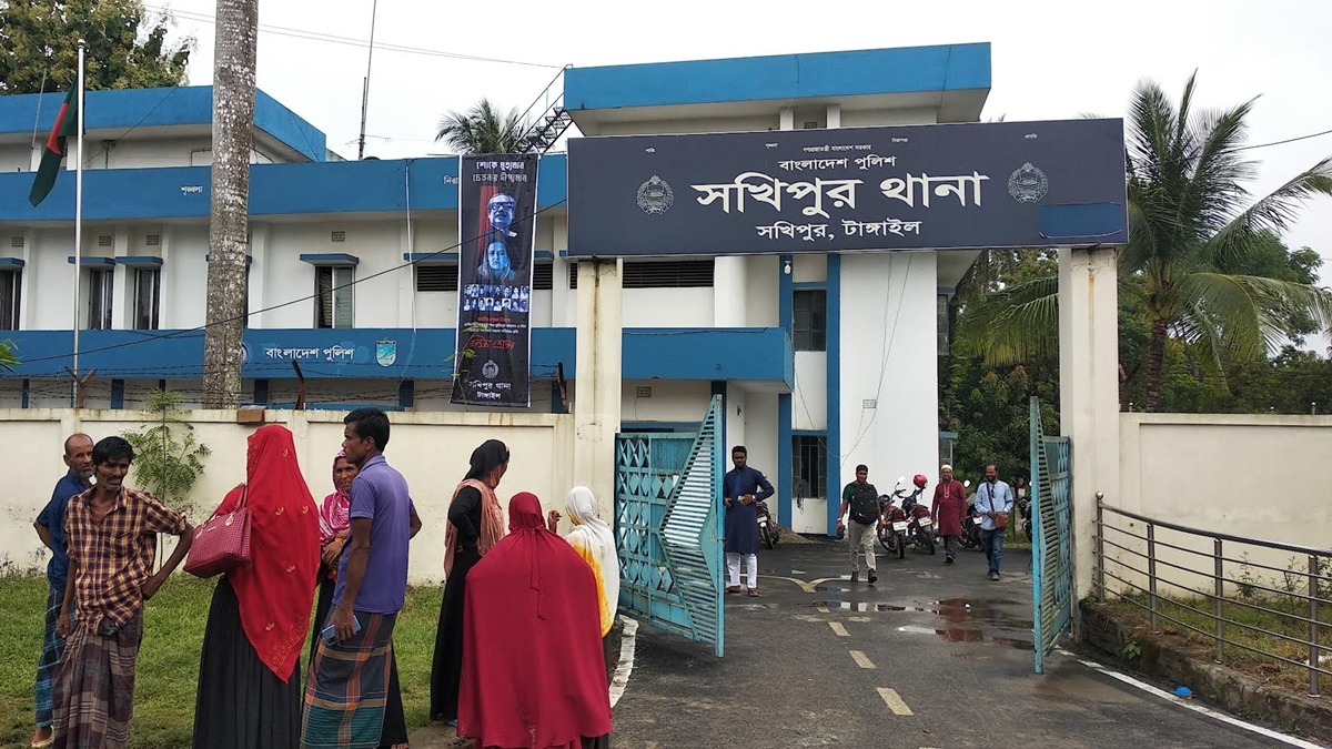 টাঙ্গাইলে স্বামীকে বেঁধে স্ত্রীকে ধর্ষণ, গ্রেপ্তার ৬