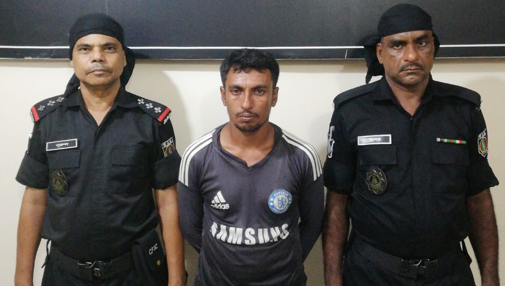 রাজশাহীতে ফেনসিডিলসহ মাদক ব্যবসায়ী গ্রেপ্তার