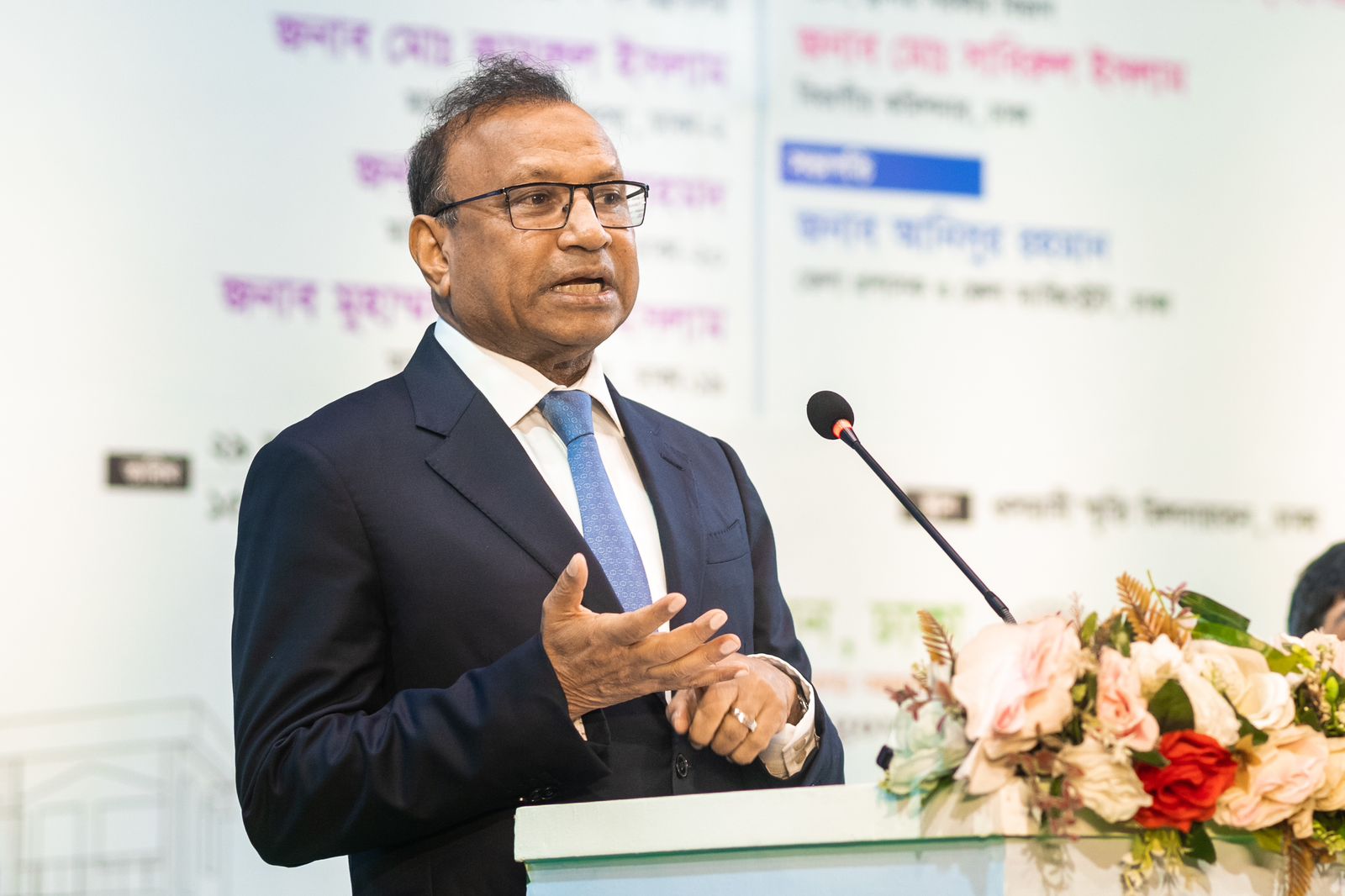স্মার্ট বাংলাদেশ বিনির্মাণে জনপ্রতিনিধি ও সরকারী কর্মচারীদের সম্মিলিতভাবে কাজ করতে হবে: স্থানীয় সরকার মন্ত্রী