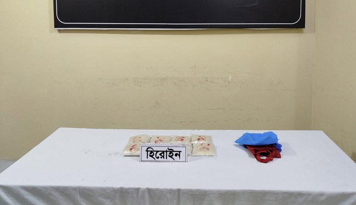 চাঁপাইনবাবগঞ্জে কোটি টাকার হেরোইন উদ্ধার, আটক হয়নি কেও