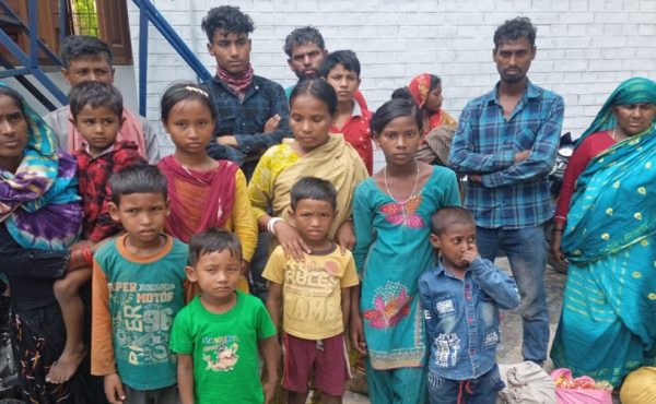 চাঁপাইনবাবগঞ্জ সীমান্তে ১৭ জনকে পুশ ইন করল বিএসএফ