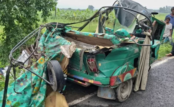 নওগাঁয় অটোরিকশা-ভটভটির সংঘর্ষে নিহত ২