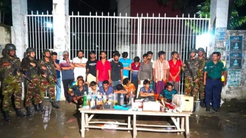 টঙ্গীর মাজার বস্তি থেকে ২৪ ছিনতাইকারী ও মাদক কারবারি গ্রেপ্তার