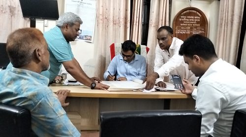 বাগমারায় খাদ্য গুদাম পরিদর্শন করলেন ইউএনও