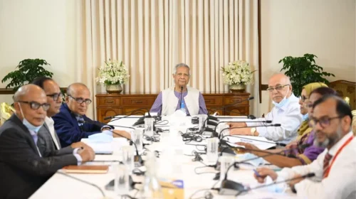 মুক্তিযুদ্ধের প্রকৃত ইতিহাস তুলে ধরার ওপরে জোর দিয়েছেন প্রধান উপদেষ্টা
