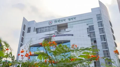 নির্বাচন কমিশনের ৫১ কর্মকর্তাকে বদলি