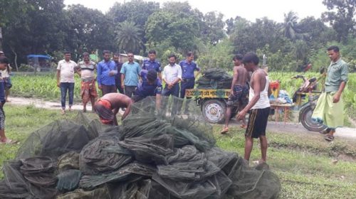 দুর্গাপুরে ভ্রাম্যমাণ আদালতের অভিযানে বিপুল পরিমাণ অবৈধ রিং জাল ধ্বংস