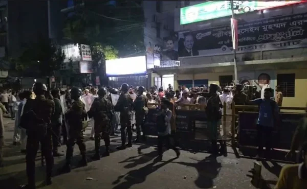 কাকরাইলে জাতীয় পার্টি-গণঅধিকার পরিষদ সংঘর্ষ, সেনা মোতায়েন