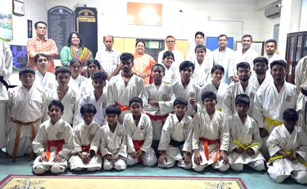 রাজশাহী শিক্ষা বোর্ডের কারাতে টিমের বেল্ট পরীক্ষা এবং বেল্ট ও সনদপত্র বিতরণ সম্পন্ন