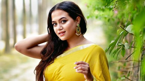 ‘আমার সন্তান, আমি বুঝব’— সমালোচকদের কড়া জবাব অভিনেত্রীর