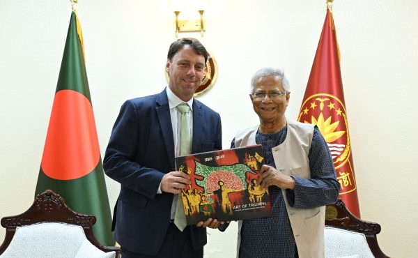 যুক্তরাষ্ট্রের সঙ্গে বাণিজ্যিক সম্পর্ক আরও জোরদার করতে চায় বাংলাদেশ : প্রধান উপদেষ্টা