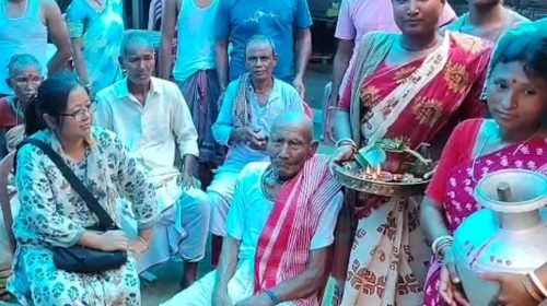 শতবছর বয়সে ‘দুধের দাঁত’ গজিয়েছে বৃদ্ধের, গ্রামে মহাভোজ!