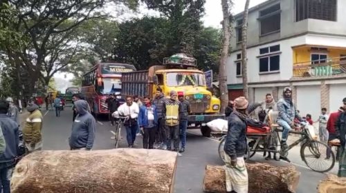 ঝিকরগাছা যুবদল নেতা গুমের অভিযোগে মহাসড়ক অবরোধ