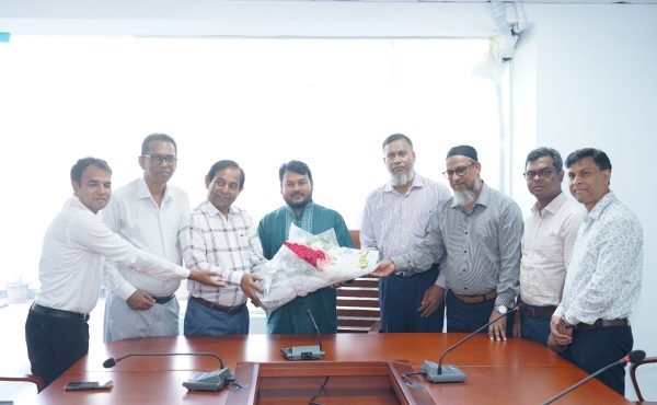 রাসিক প্রশাসকের সাথে রাজশাহী কলেজ অধ্যক্ষের সৌজন্য সাক্ষাৎ