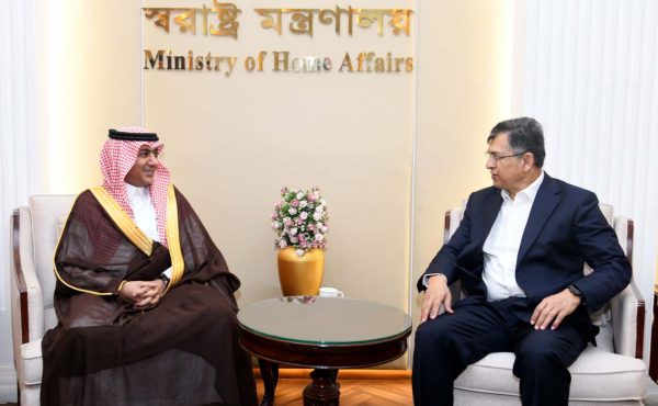 স্বরাষ্ট্রমন্ত্রীর সাথে সৌদি রাষ্ট্রদূতের সাক্ষাৎ