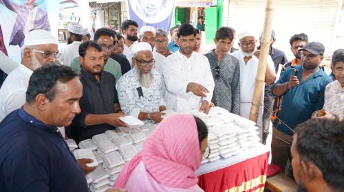 নগরীতে রাজপাড়া থানা বিএনপির উদ্যোগে দুস্থদের মাঝে খাবার বিতরণ