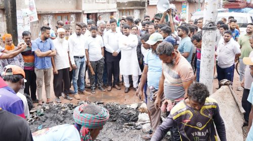 প্রাইমারি ও সেকেন্ডারি ড্রেনের কাদামাটি অপসারণ কার্যক্রম পরিদর্শনে রাসিক প্রশাসক