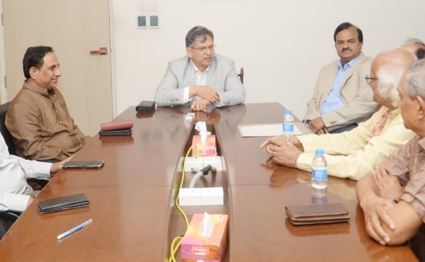 স্বরাষ্ট্রমন্ত্রীর সাথে বাংলাদেশ পূজা উদ্যাপন পরিষদের নেতৃবৃন্দের সাক্ষাৎ