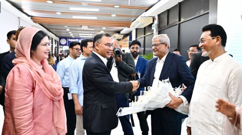 ছয় দিনের প্রথম বিদেশ সফর শেষে দেশে ফিরলেন প্রধানমন্ত্রী