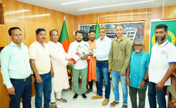 রাসিক প্রশাসকের সঙ্গে রাজশাহী ফটোজার্নালিস্ট এসোসিয়েশনের নবনির্বাচিত নেতৃবৃন্দের সৌজন্য সাক্ষাৎ
