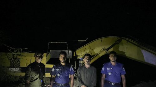 পুঠিয়ায় তিন ফসলি জমি পুকুর খননের হিড়িক, অভিযানে ৪ এস্কেভেটর অকেজো