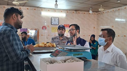 রাজশাহীতে অনুমোদনহীন দই-মিষ্টি বিক্রেতাকে জরিমানা