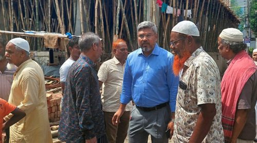 রাস্তার জায়গা দখল করে ভবন নির্মাণের অভিযোগ পরিদর্শনে আরডিএ চেয়ারম্যান