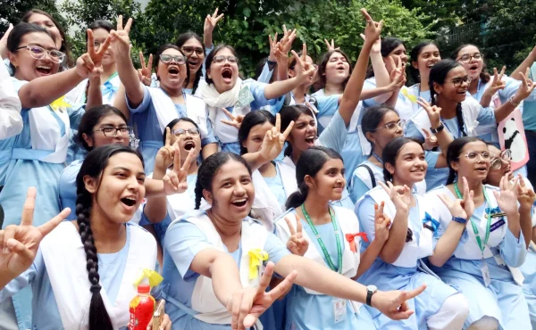 এসএসসি ও সমমানের পরীক্ষায় জিপিএ-৫ প্রাপ্তিতে এগিয়ে মেয়েরা